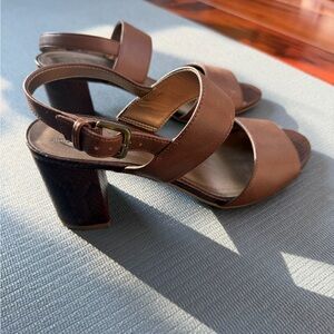 Life Stride Elegant snakeskin pattern Block Heel Sandals 8.5